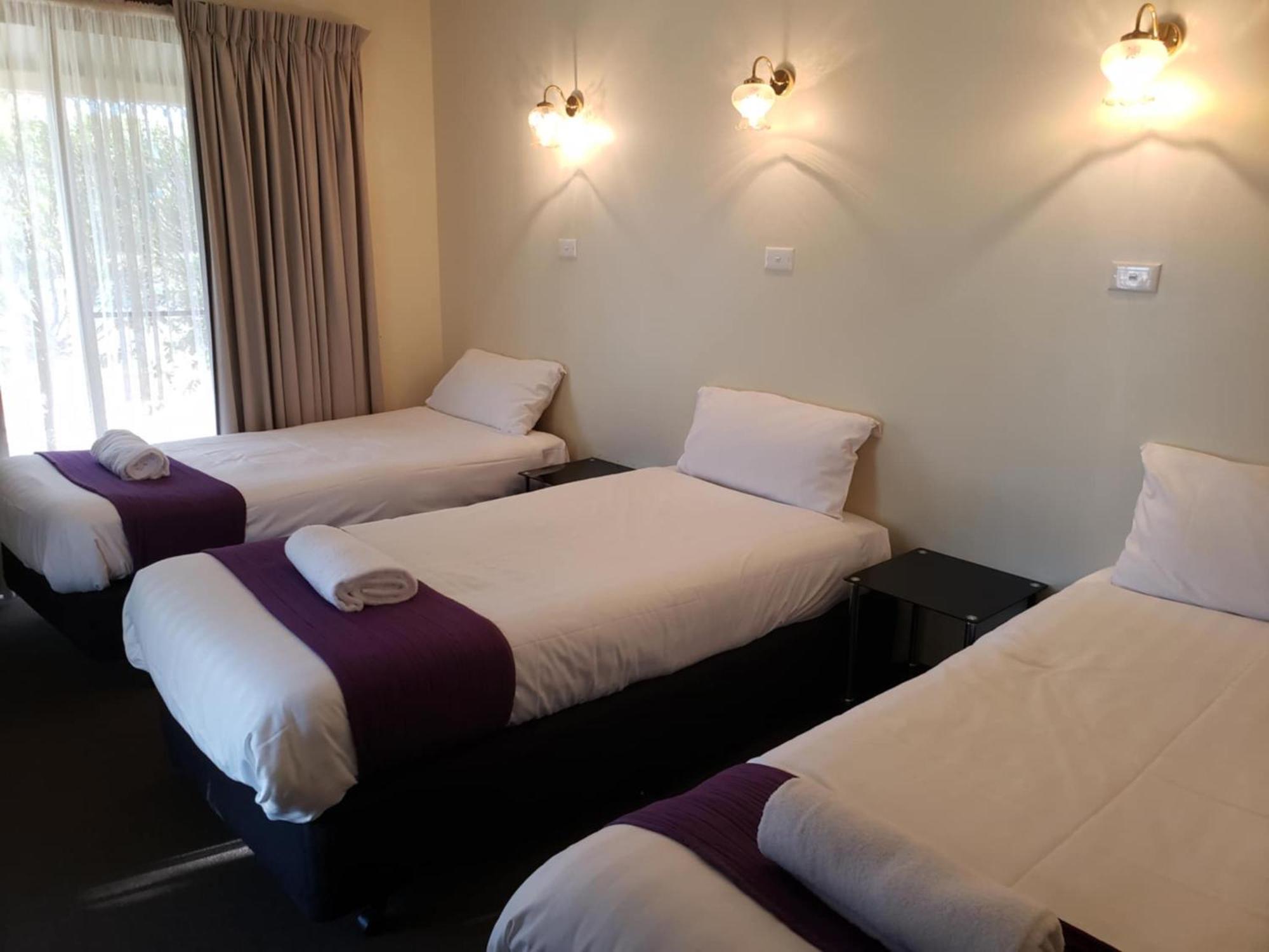 Balranald Motor Inn Room photo
